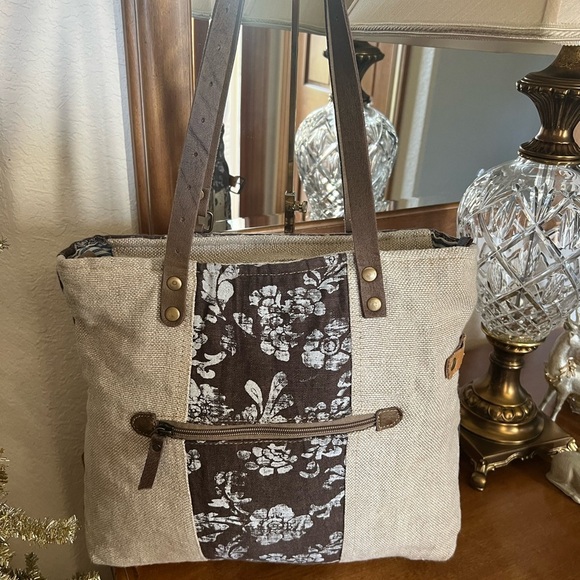 Chateau Maison Blanche French Tote Tan - Picture 3 of 4